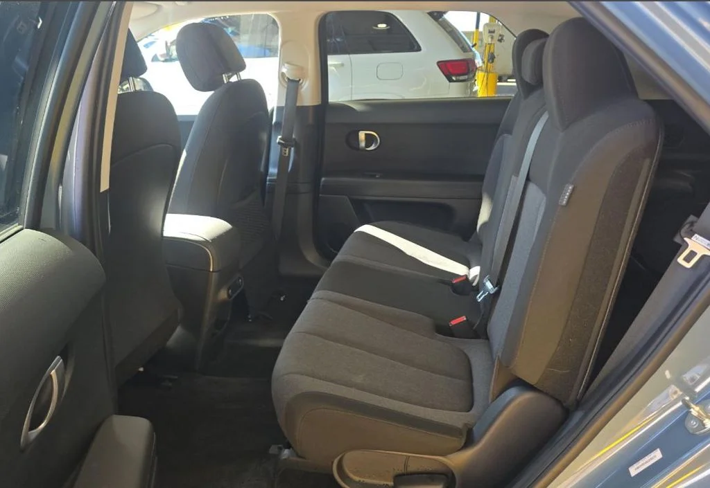 Used 2024 Blue Hyundai SE image 7