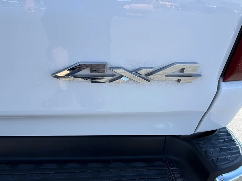 Used 2022 Bright White Clea Ram Laramie image 24