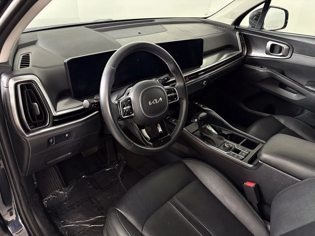 Used 2024 Black Kia S image 16