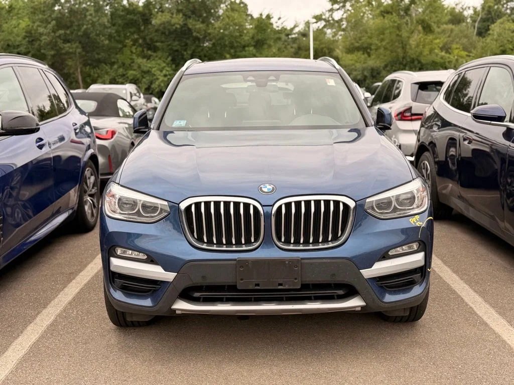 Used 2019 Phytonic Blue Metallic BMW xDrive30i image 2