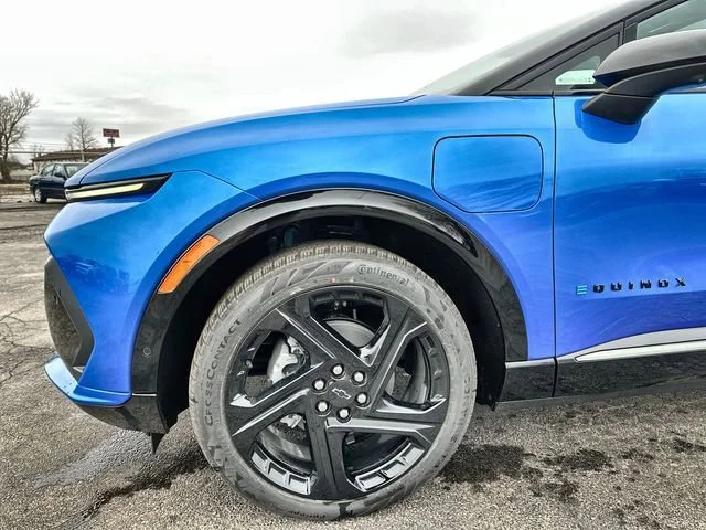 2025 Chevrolet Equinox EV RS - Photo 33