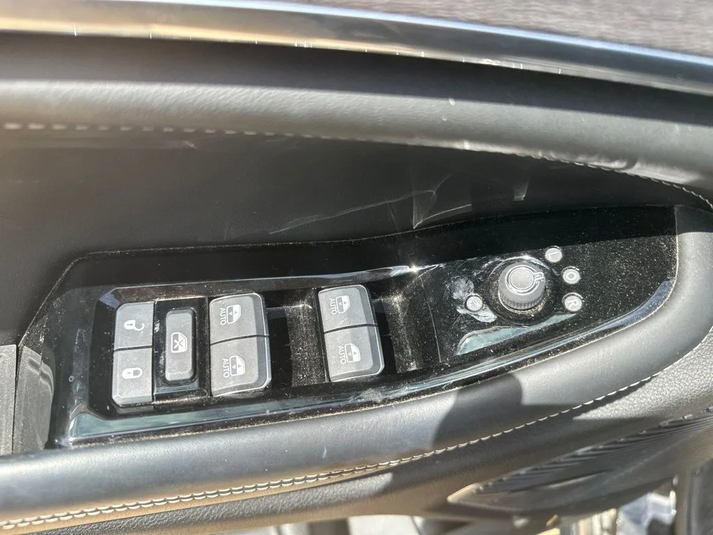 Used 2023 Black Jeep Overland image 7