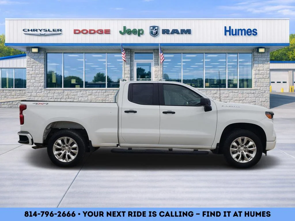 Used 2023 Summit White Chevrolet Custom image 2