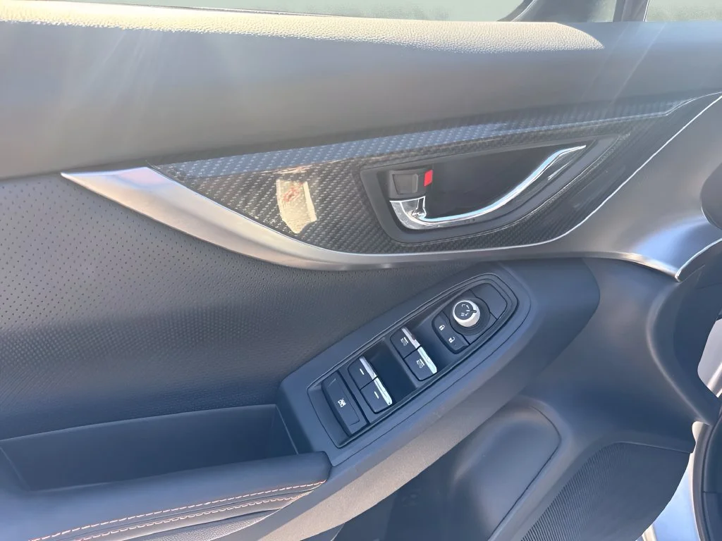 Used 2018 Silver Subaru 2.0i Limited image 26