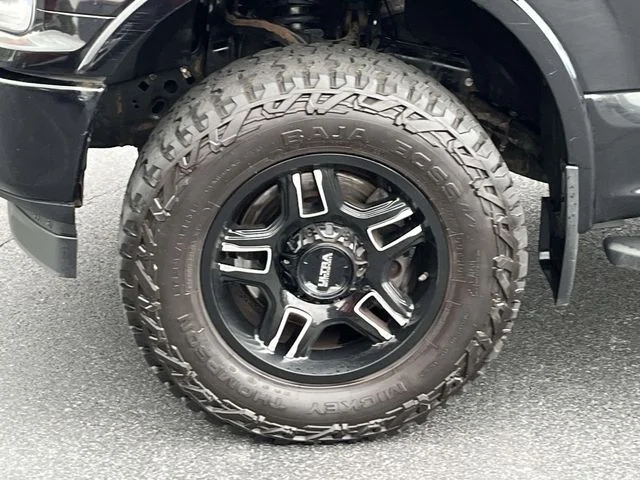 Used 2019 Black Ford XLT image 11