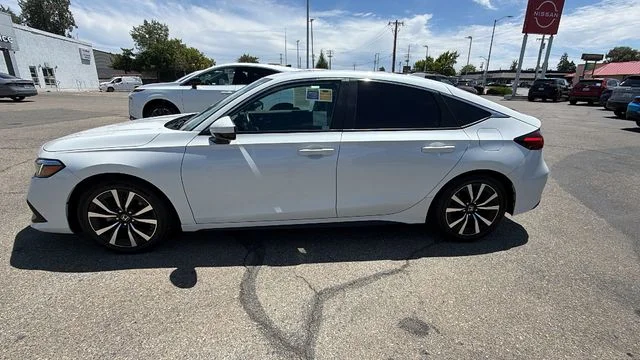 Used 2024 White Honda EX-L image 7