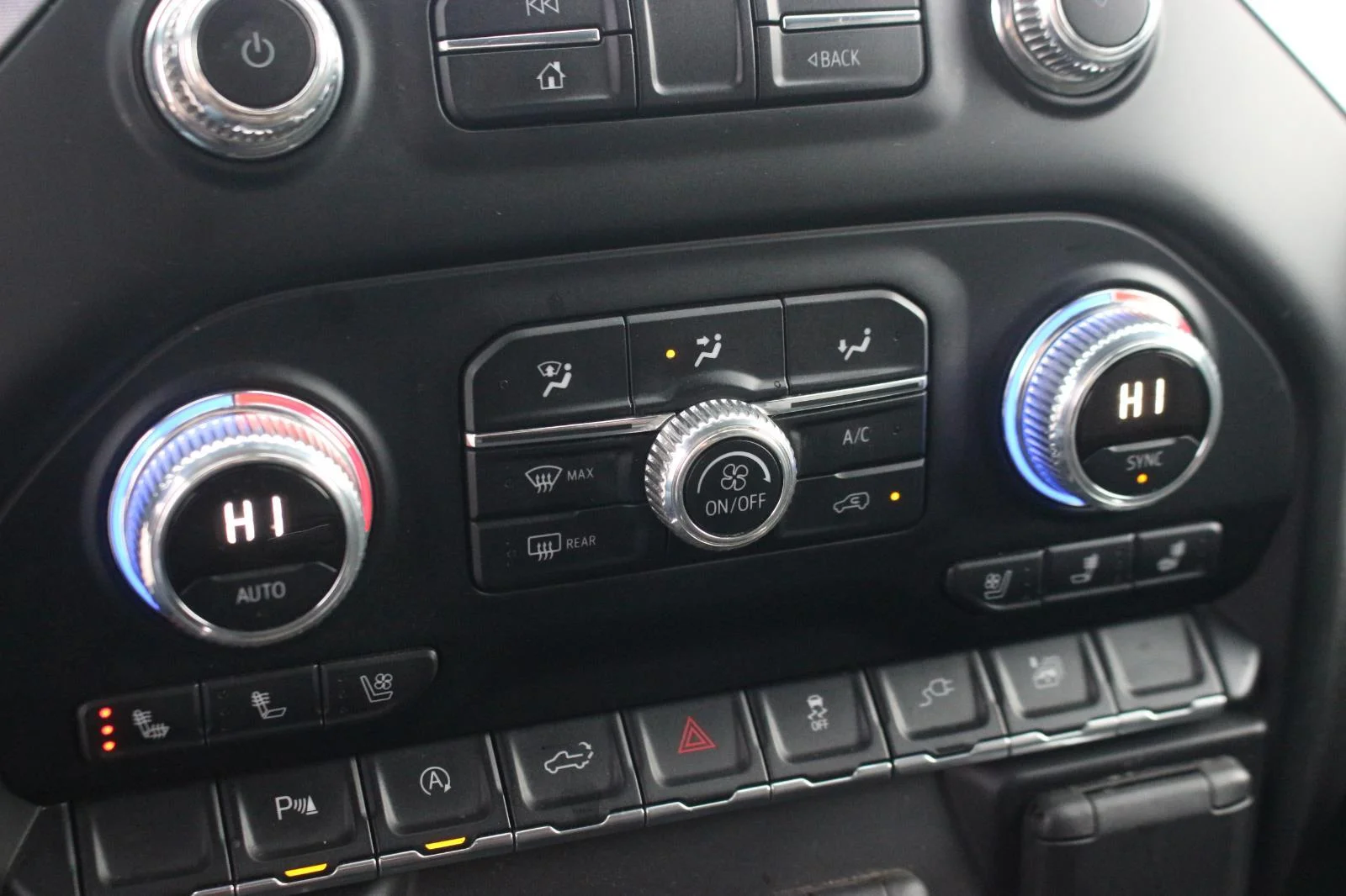 Used 2019 DARK SKY METALLIC GMC SLT image 25