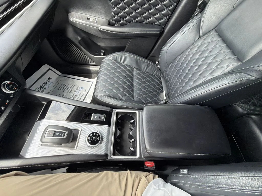 Used 2022 Gray Mitsubishi SEL image 27