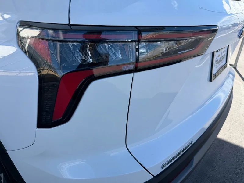 Used 2026 Summit White Chevrolet LT image 26