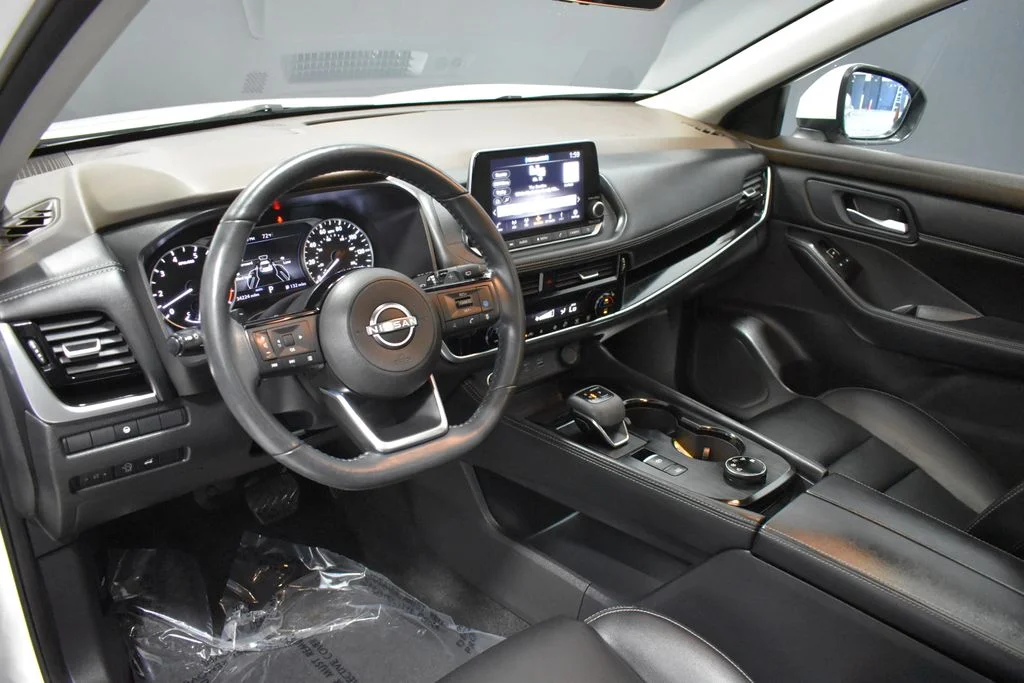 Certified Used 2023 White Nissan SL image 4