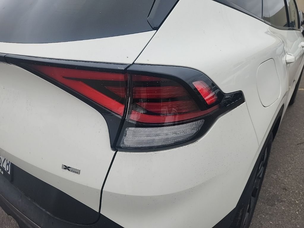 Used 2023 White Kia X-Line Prestige image 14
