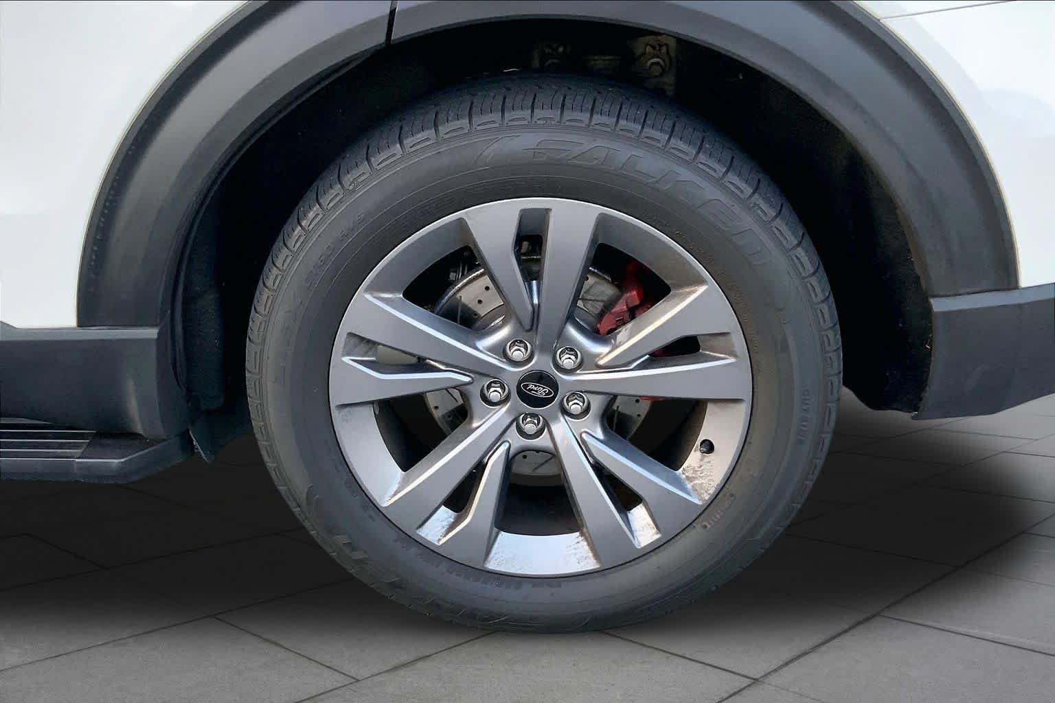 Used 2021 Star White Metallic Tri-Coat Ford XLT image 10