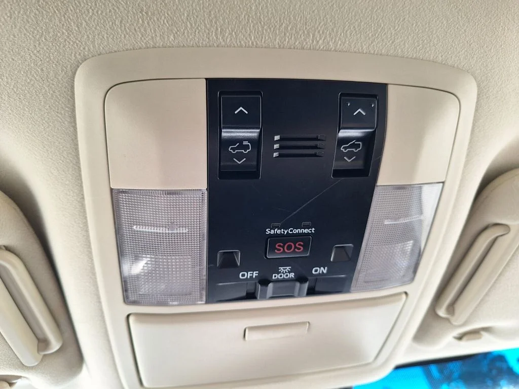 Used 2021 Blue Lexus 460 image 21