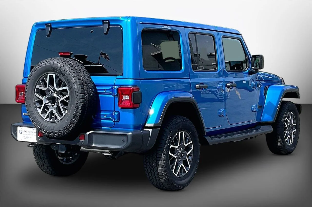 New 2026 Hydro Blue Pearl-Coat Exterior Paint Jeep Sahara image 8