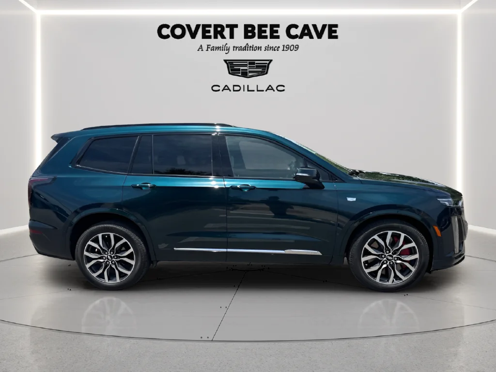 Used 2025 Green Cadillac Sport image 11