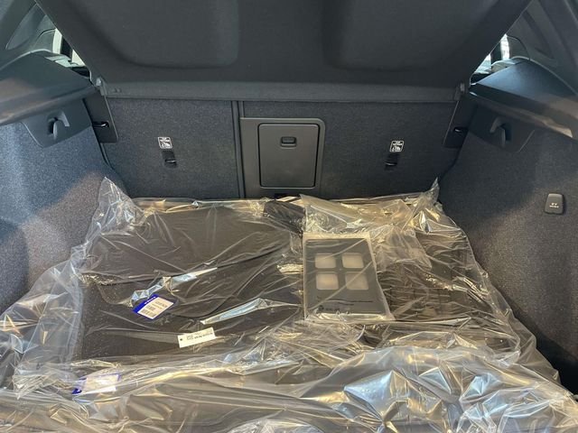 2026 Volvo XC40 Ultra Black Edition - Photo 17