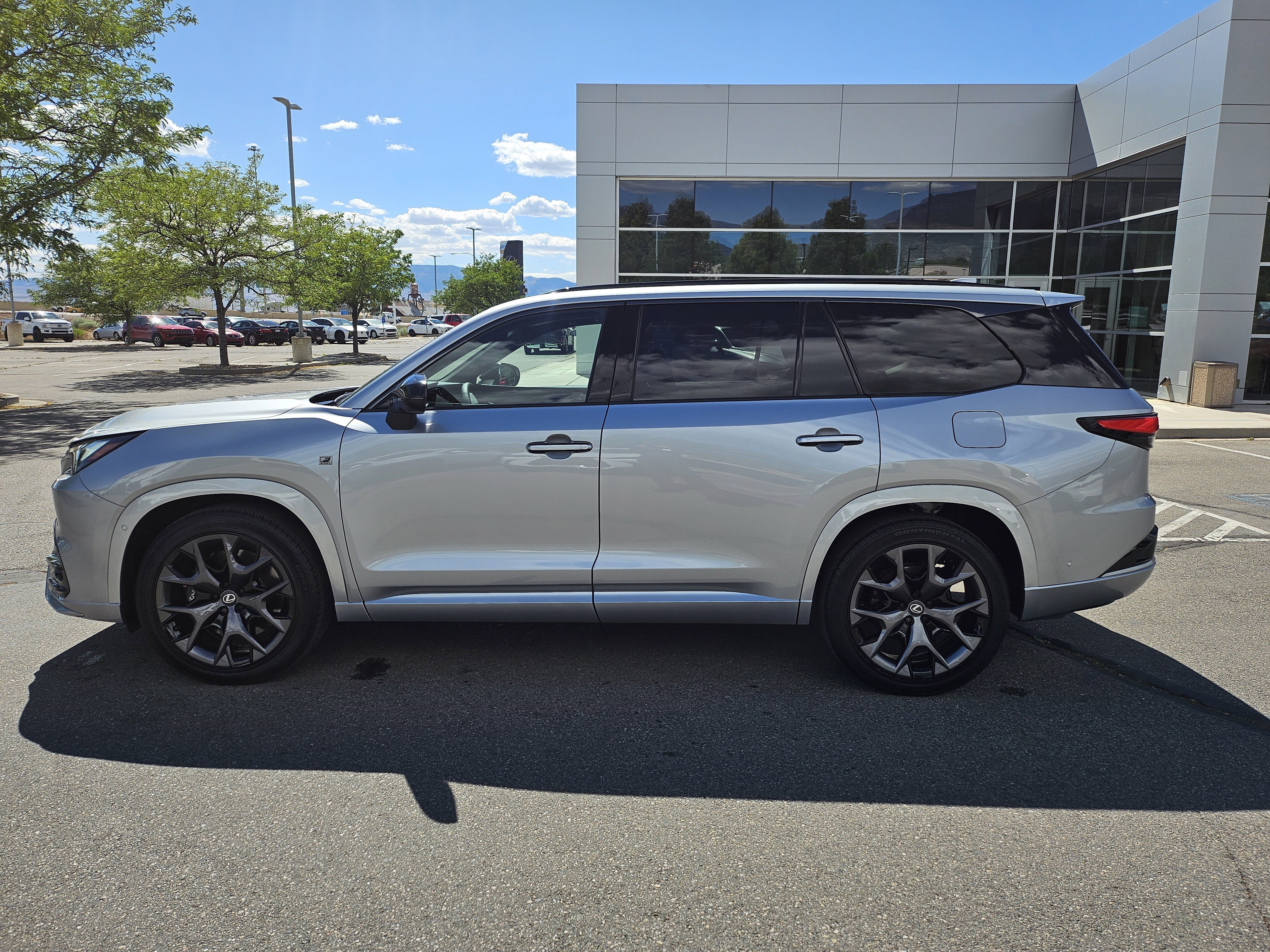 Certified Used 2026 CELESTIAL SILVER Lexus 500h F SPORT Performance Premium image 9