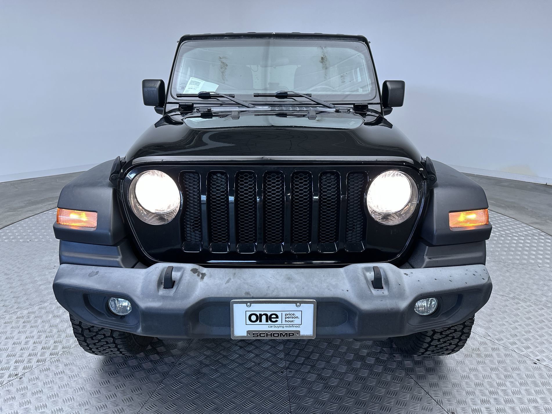 Used 2019 Black Clearcoat Jeep Sport S image 28