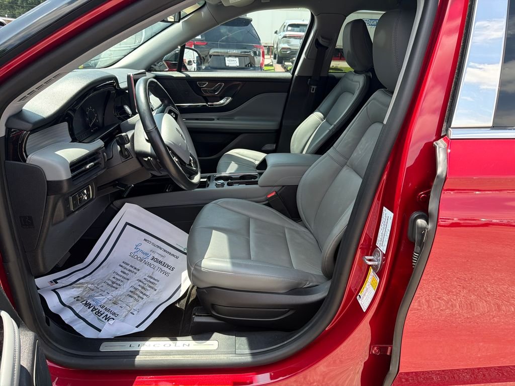 Used 2022 Red Lincoln Standard image 13