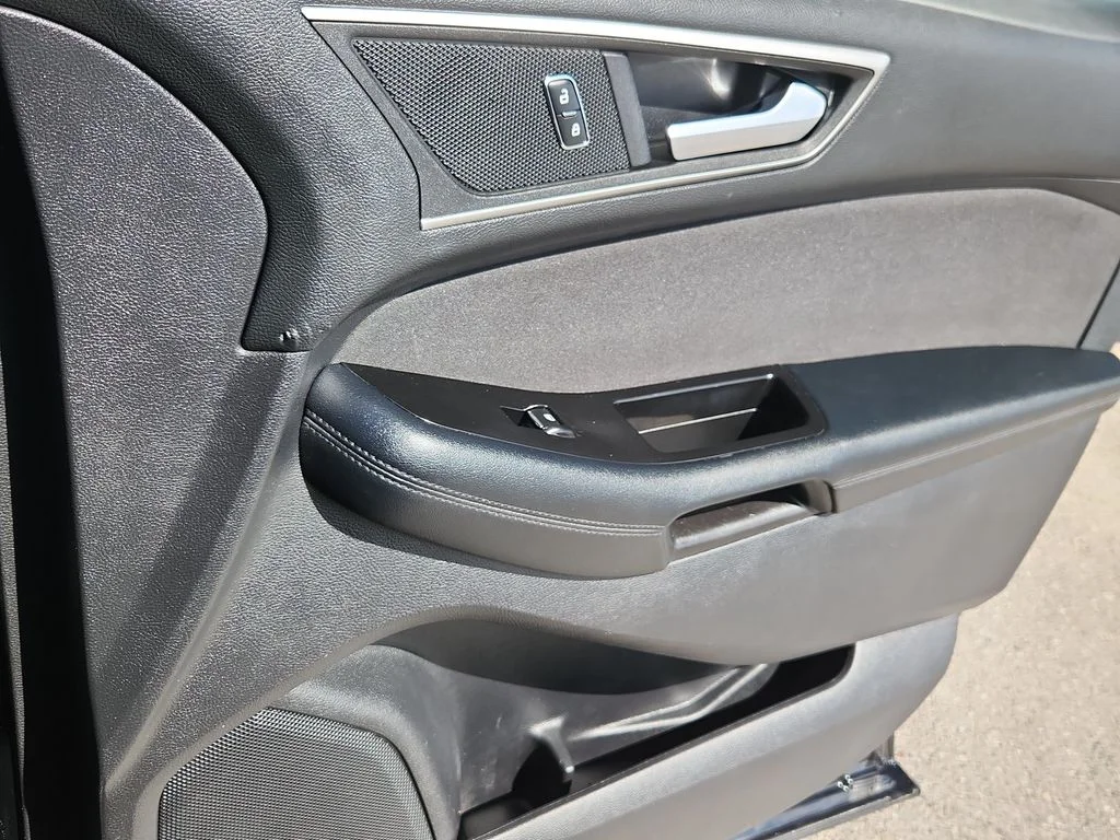 Used 2016 Black Ford SEL image 14