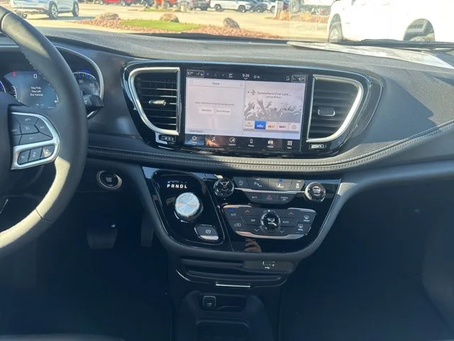 2026 Chrysler Pacifica Select - Photo 15