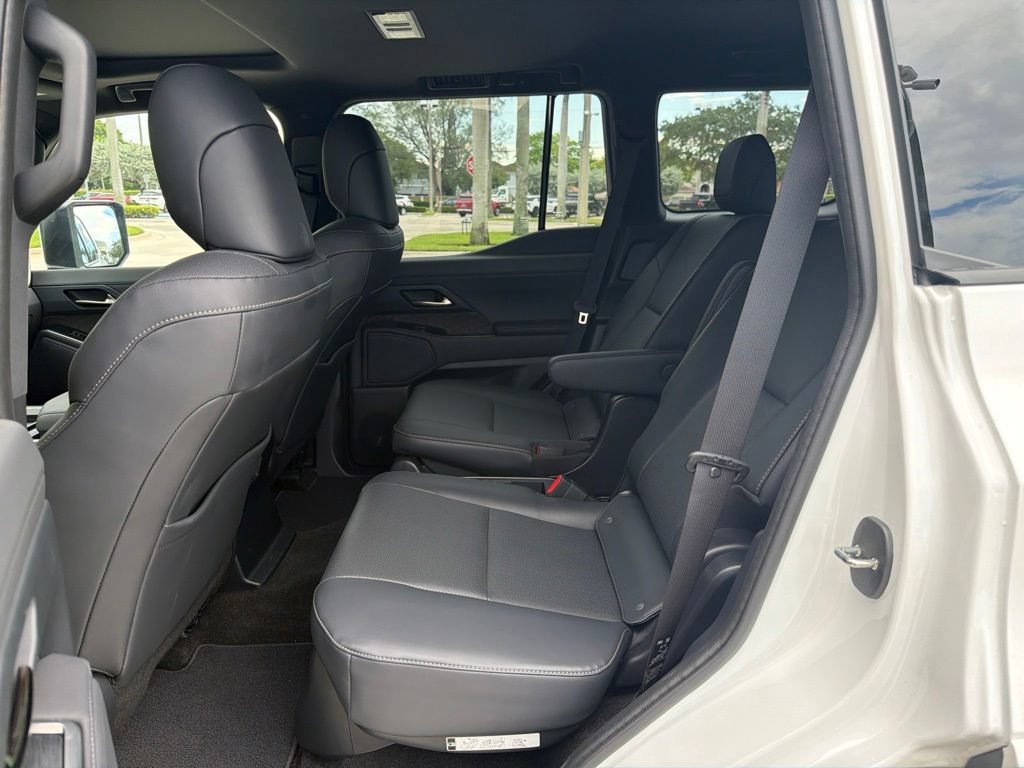 Used 2025 White Pearl Lexus GX 550 Premium+ image 7