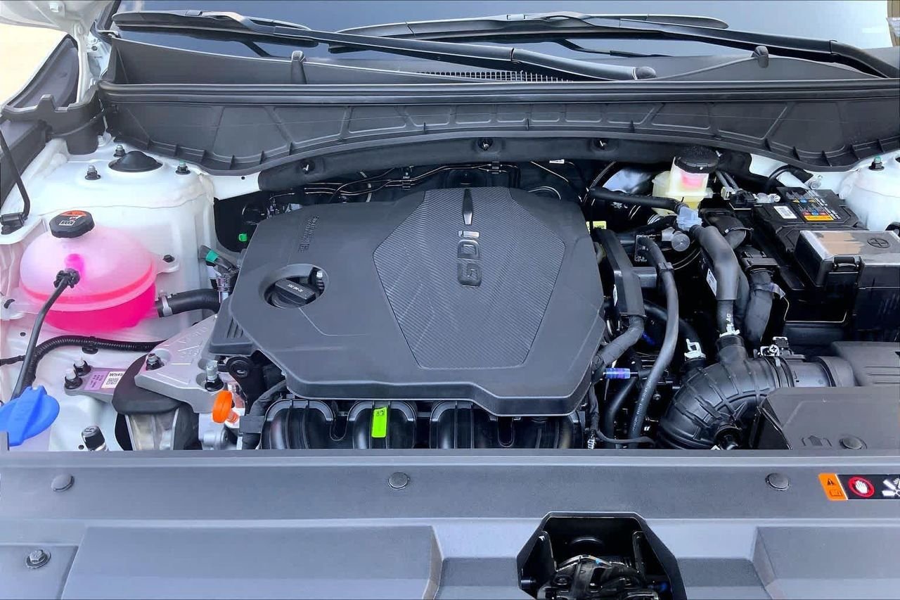 New 2027 Atlas White Hyundai SE FWD image 15