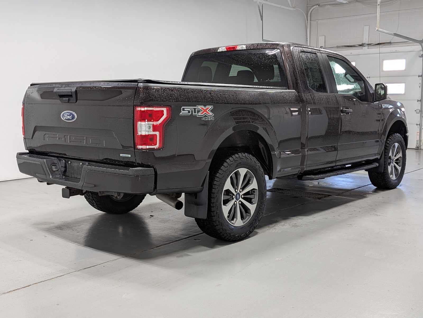 Used 2020 Magma Red Ford XL image 8