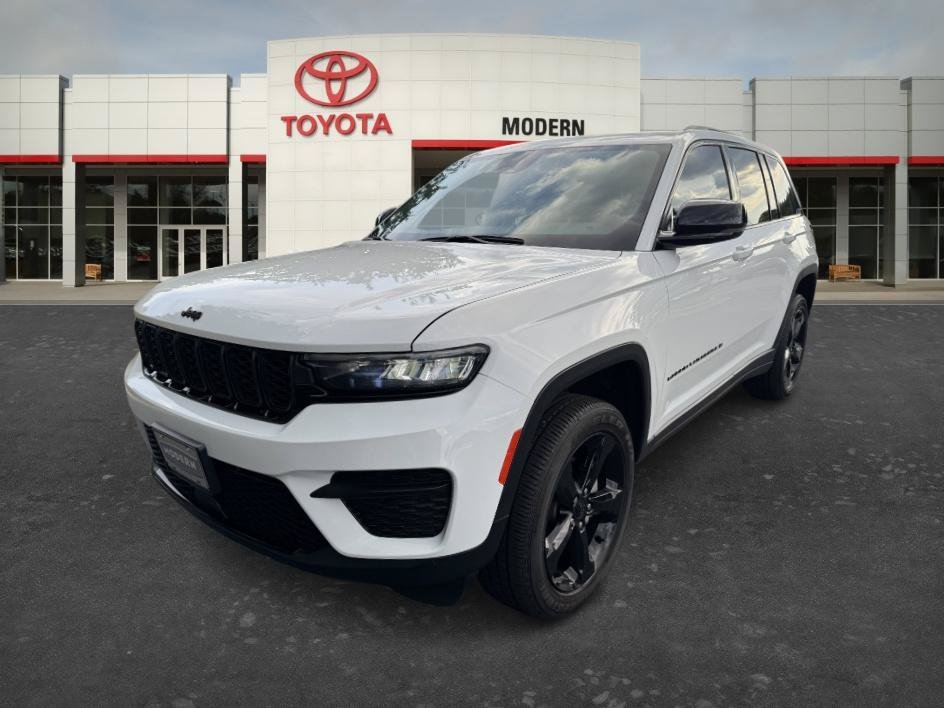 Used 2024 Bright White Clearcoat Jeep Altitude X image 1