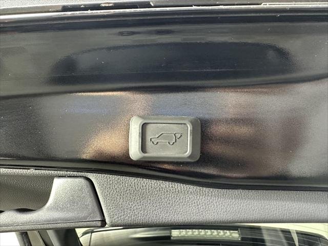 Certified Used 2022 MIDNIGHT BLACK METAL Toyota  image 8