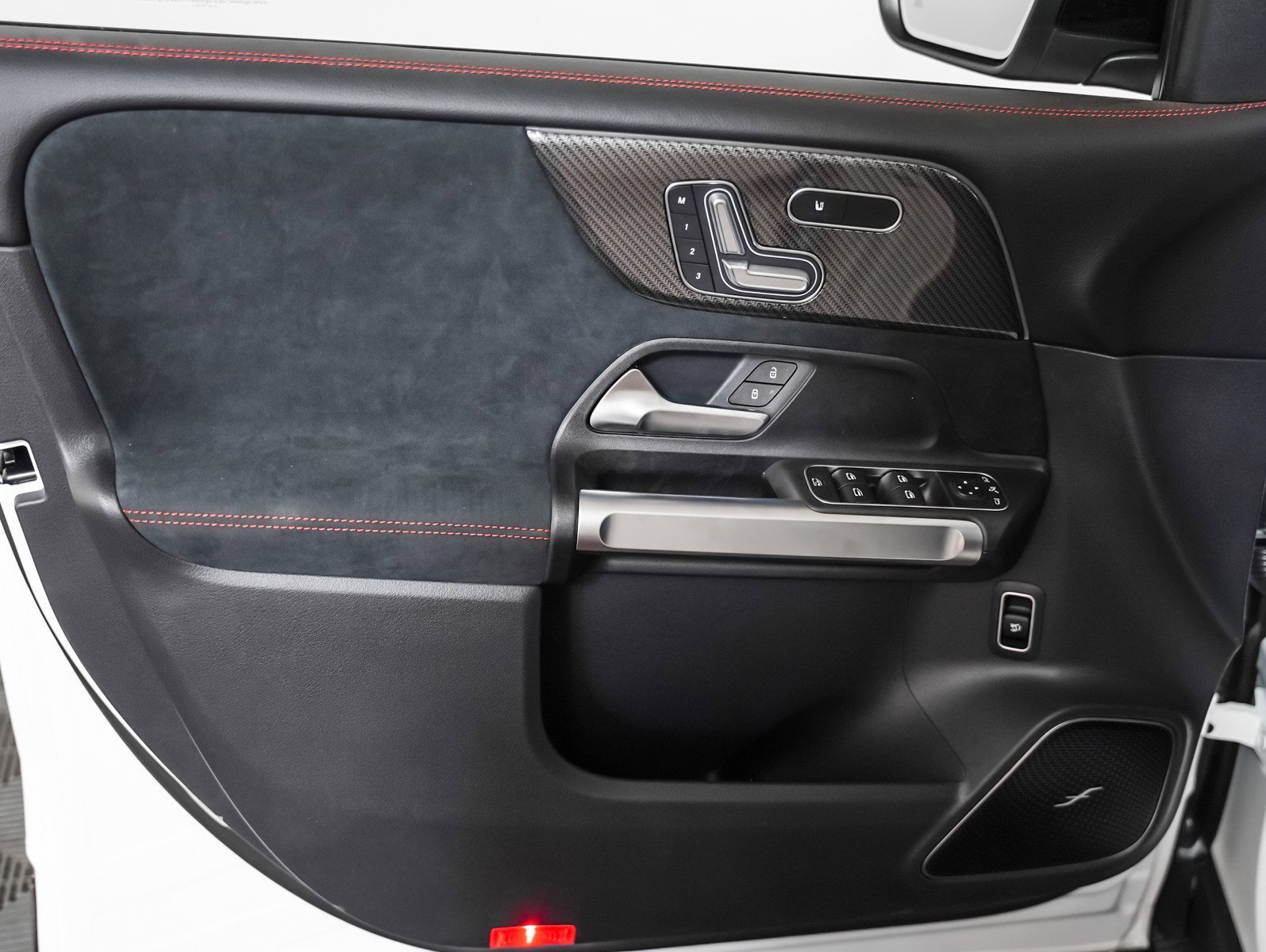 New 2026 Polar White Mercedes-Benz AMG® GLB 35 4MATIC® SUV image 23