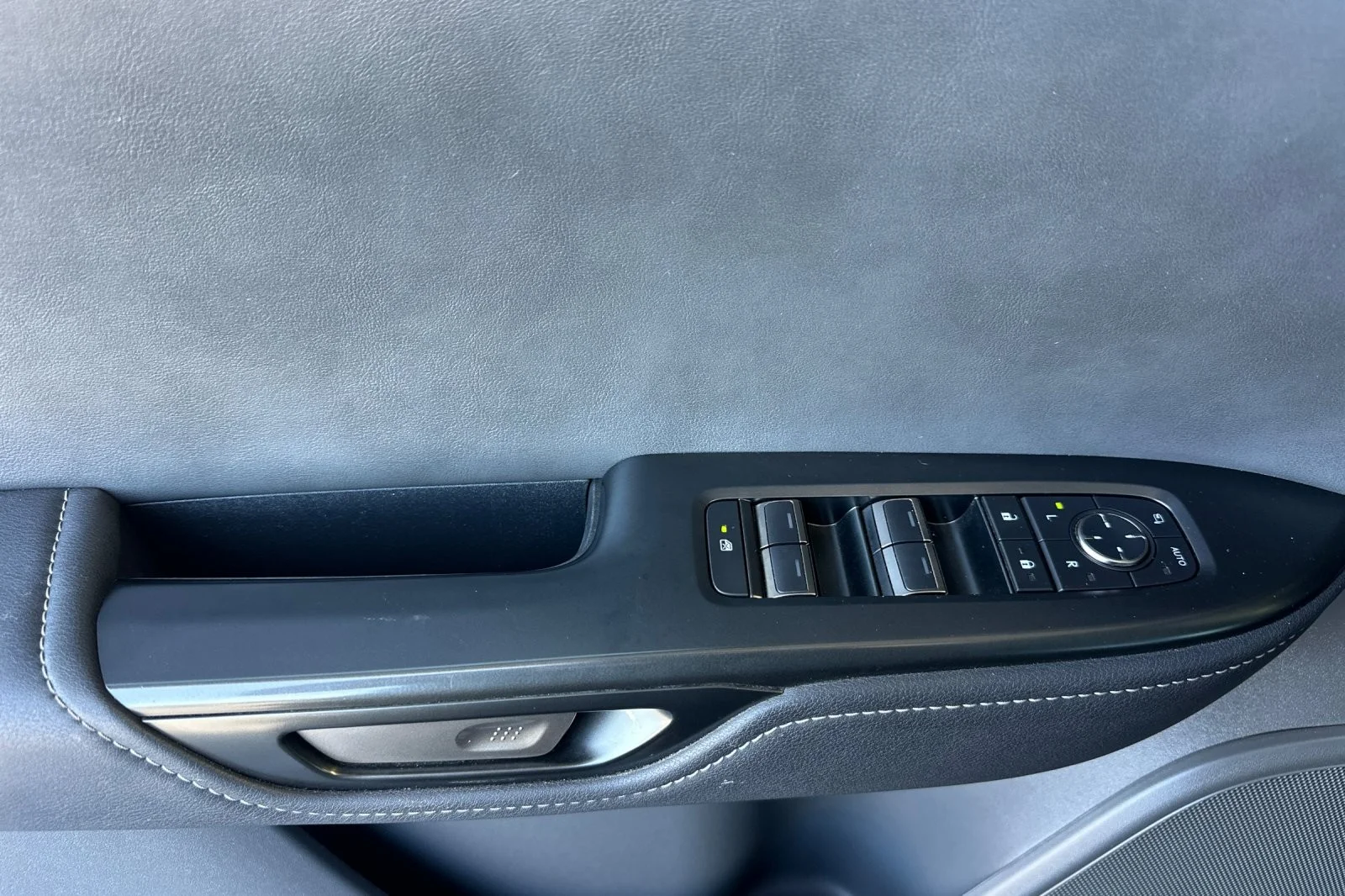 Used 2025 CLOUD BURST GRAY Lexus RZ 450e image 10