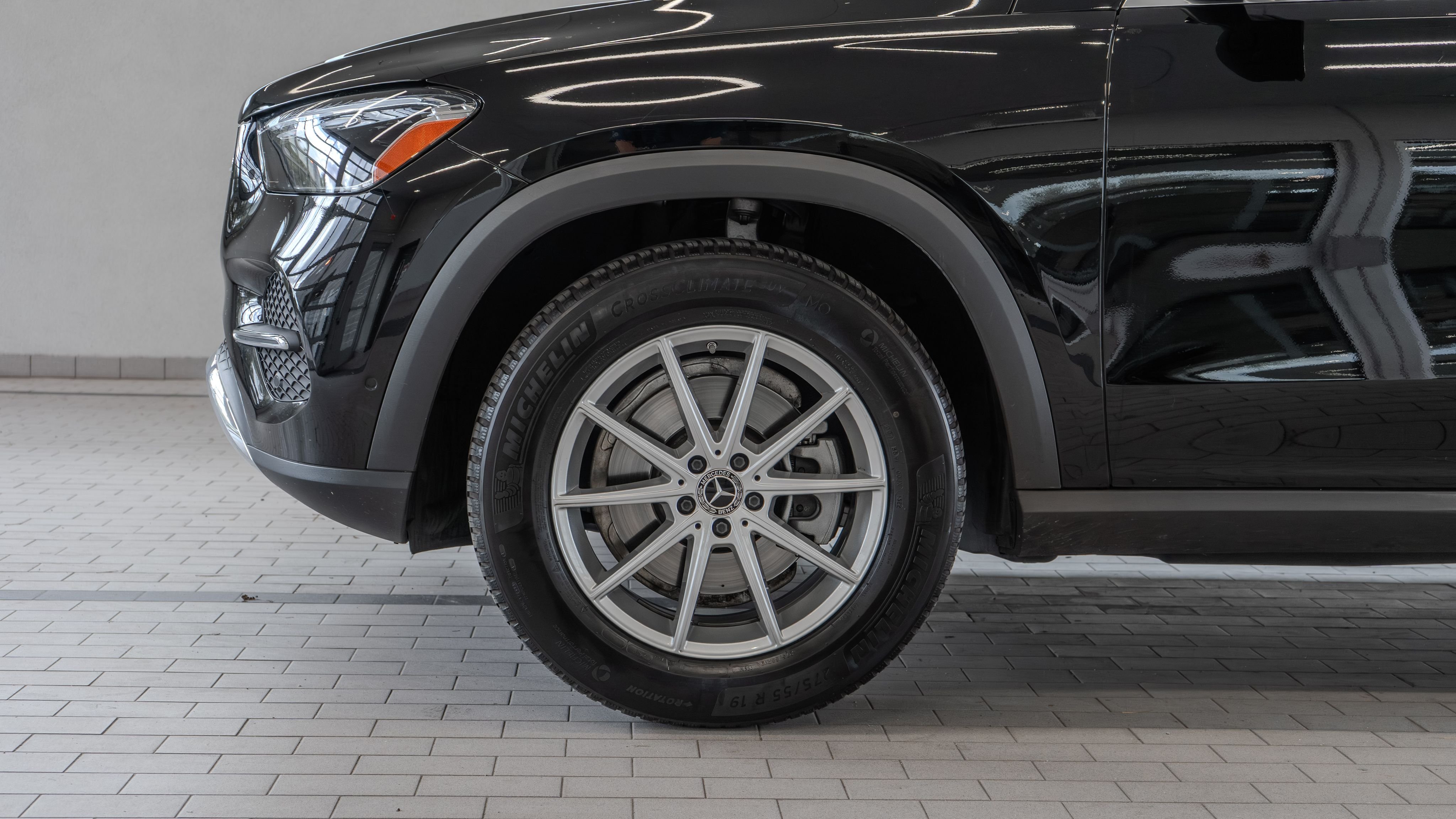 Certified Used 2024 Black Mercedes-Benz GLE 350 image 4
