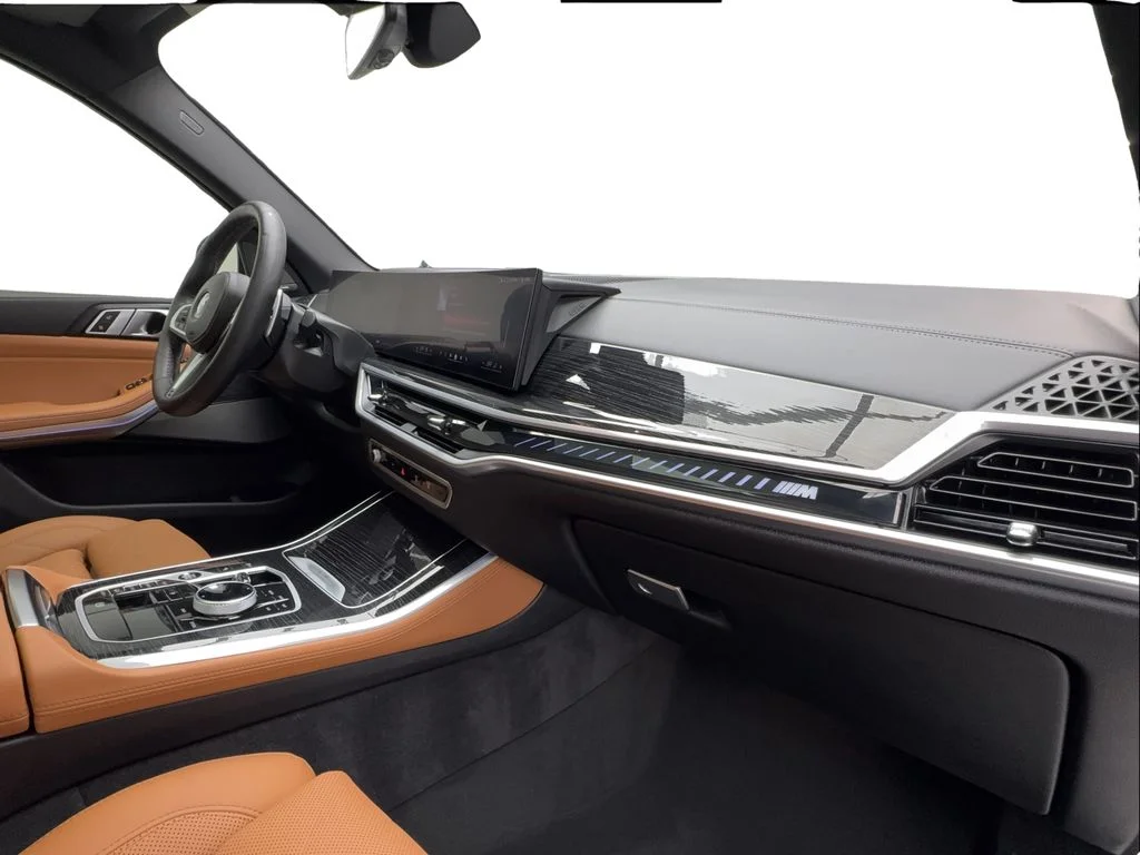 Used 2025 Gray BMW M60i image 34