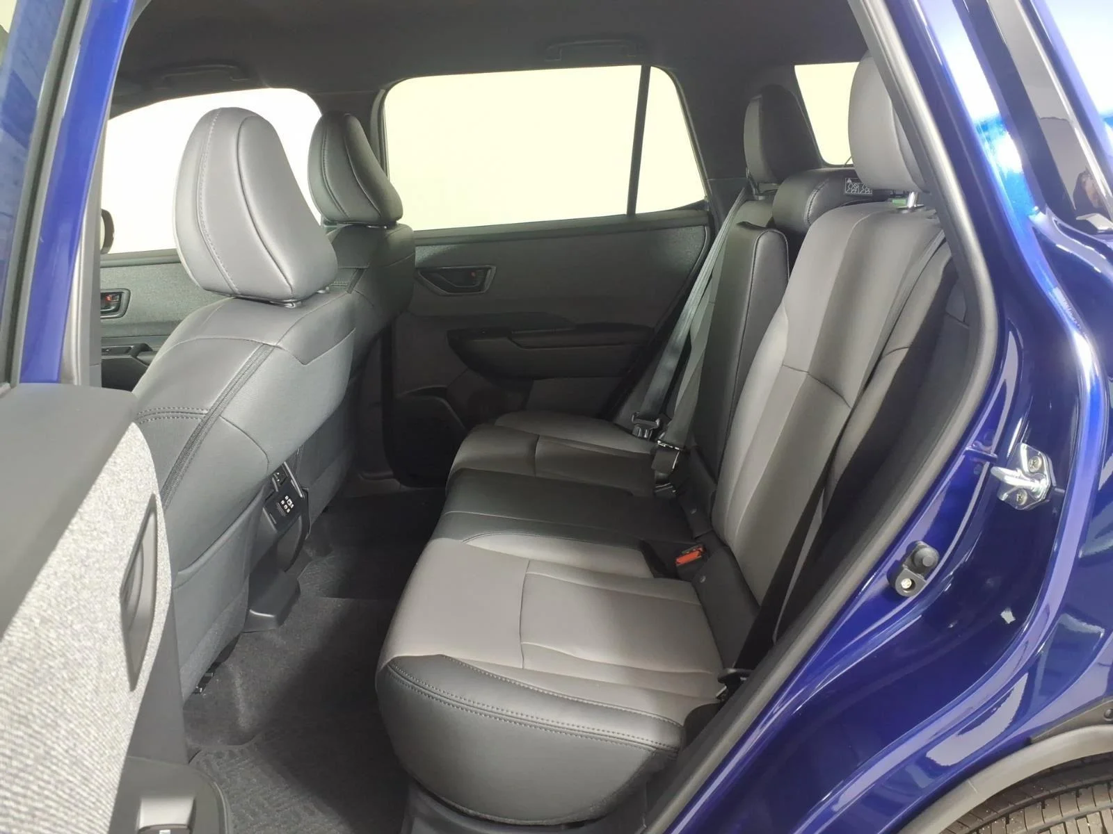 New 2026 SAPPHIRE BLUE PEARL Subaru Premium image 50