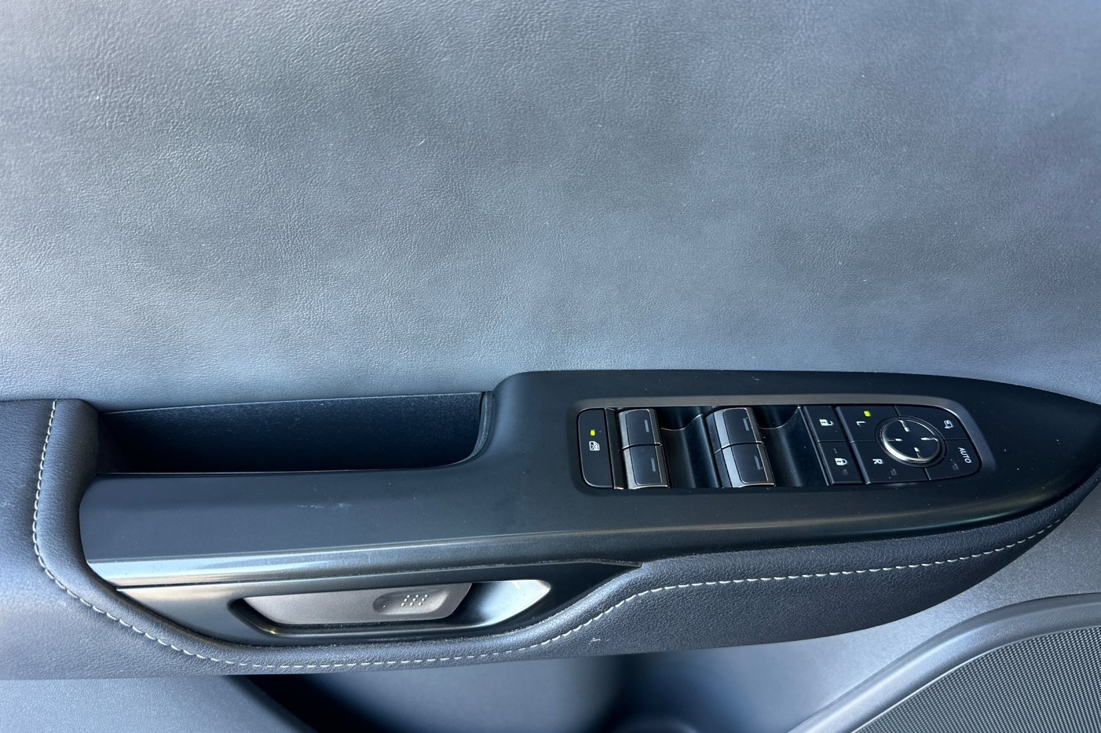 Used 2025 CLOUD BURST GRAY Lexus RZ 450e image 10
