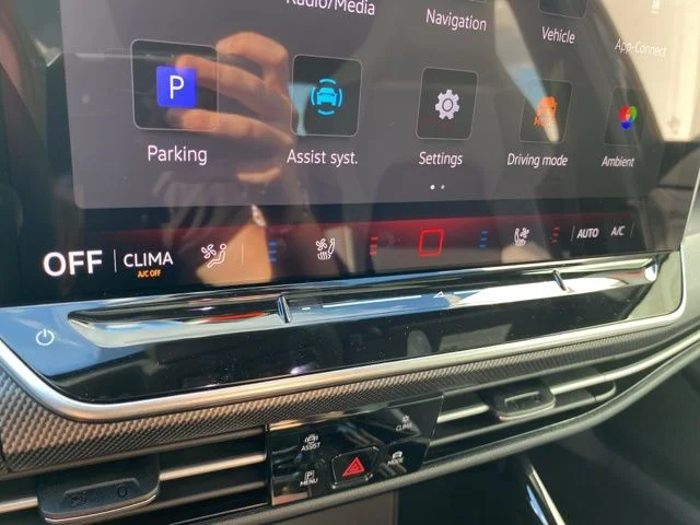 2025 Volkswagen Golf GTI SE - Photo 30
