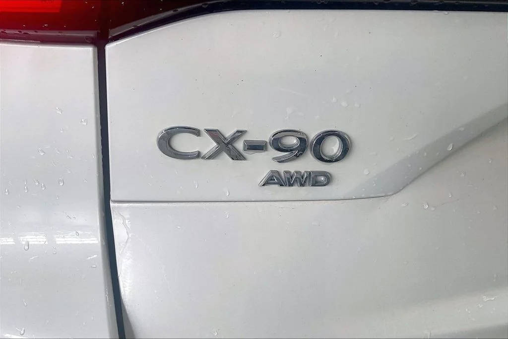 Used 2024 White Mazda Preferred image 7