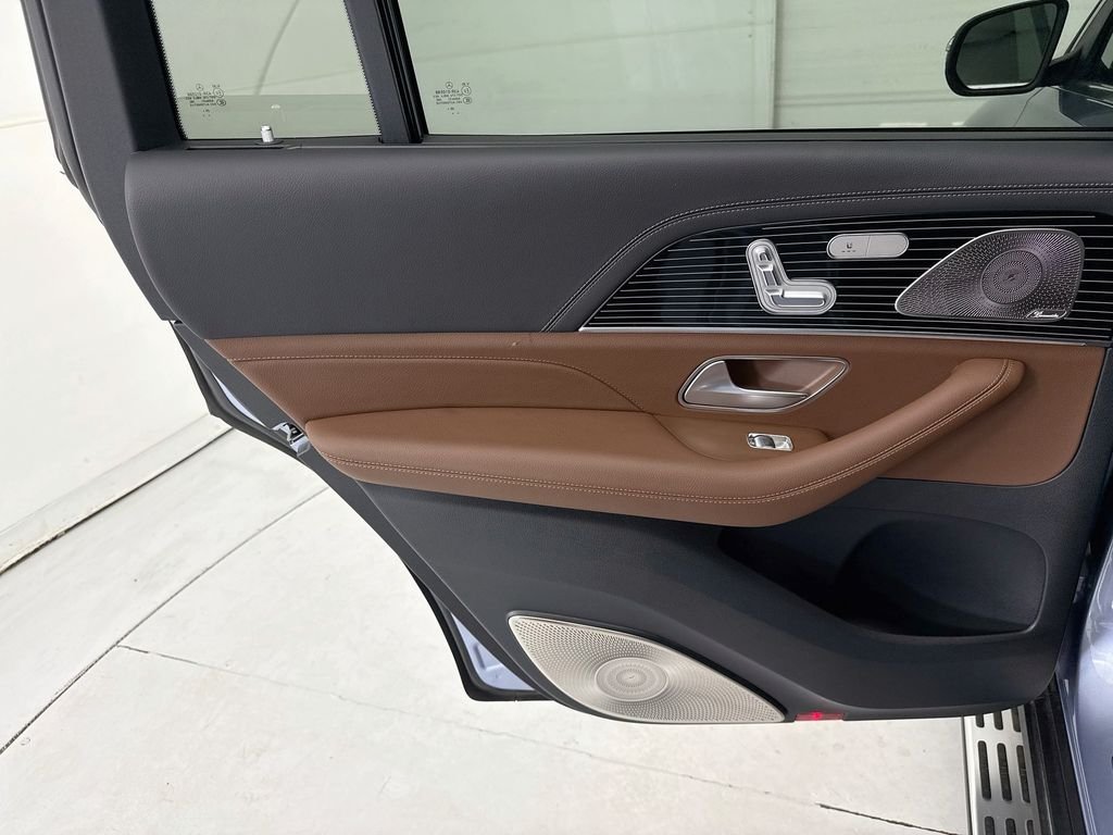 New 2026 MANUFAKTUR Light Blue Met Mercedes-Benz GLS 450 image 25
