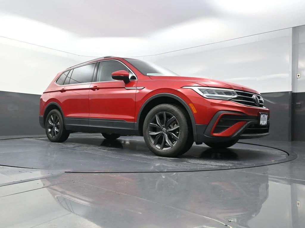 Used 2023 Red Volkswagen 2.0T SE image 21