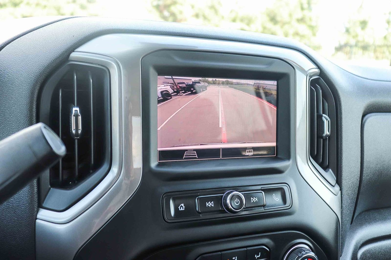 Used 2022 Summit White Chevrolet Custom image 29