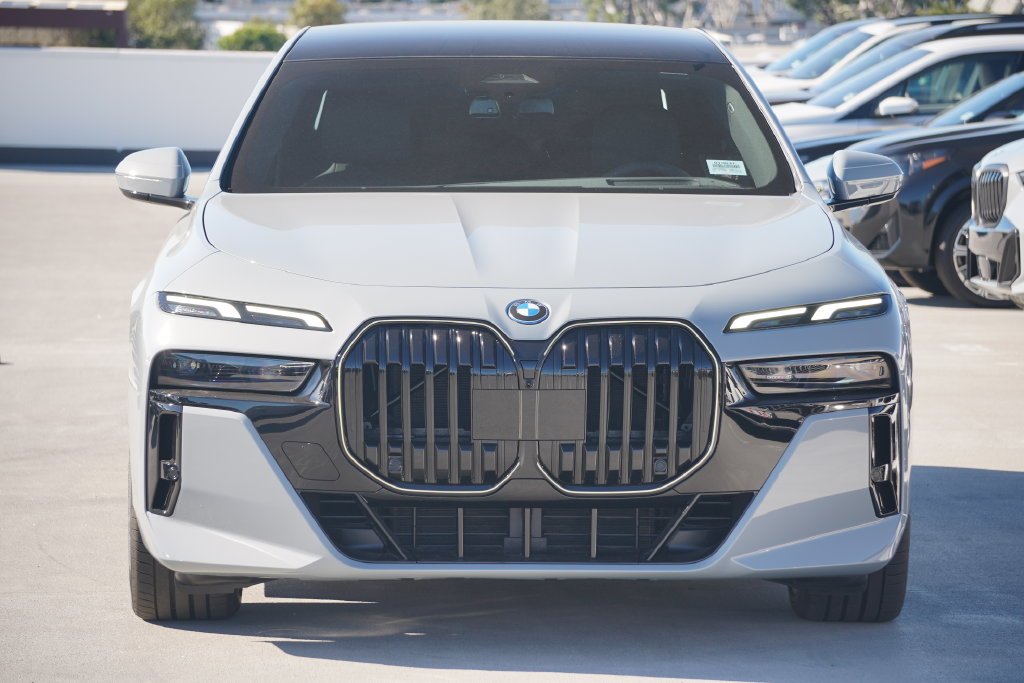 Used 2026 Brooklyn Gray Metallic BMW 750e xDrive image 2