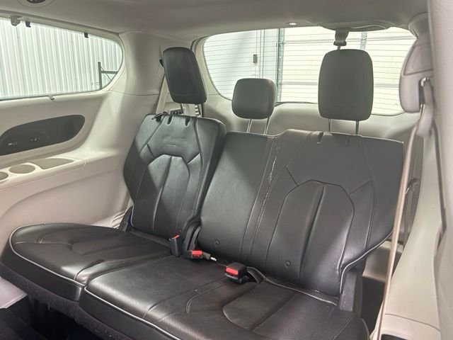 Used 2018 White Chrysler Limited image 12