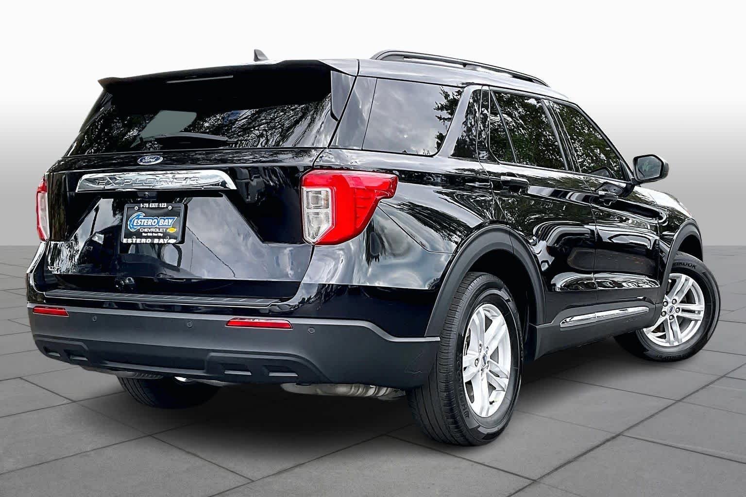 Used 2023 Agate Black Metallic Ford XLT image 13