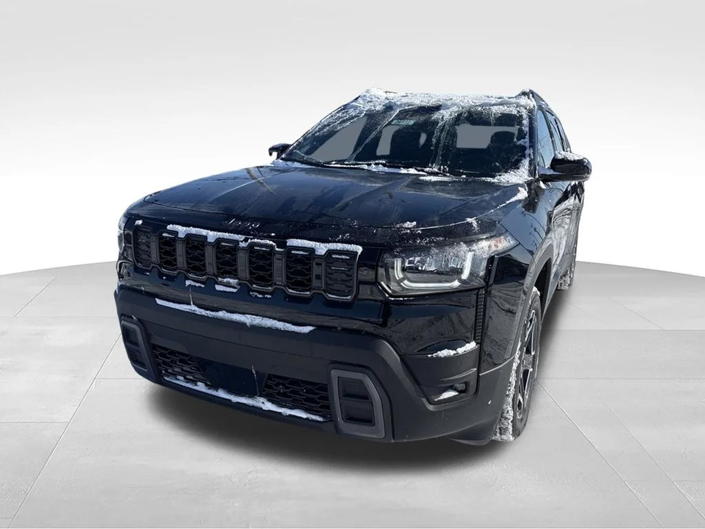 New 2026 Diamond Black Crystal Pearl-Coat Exterior Paint Jeep Limited image 10