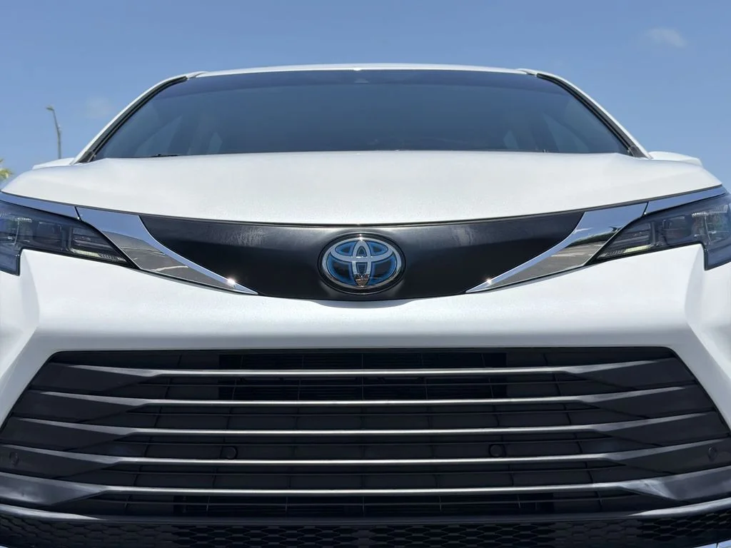 Used 2024 Beige Toyota XLE image 38