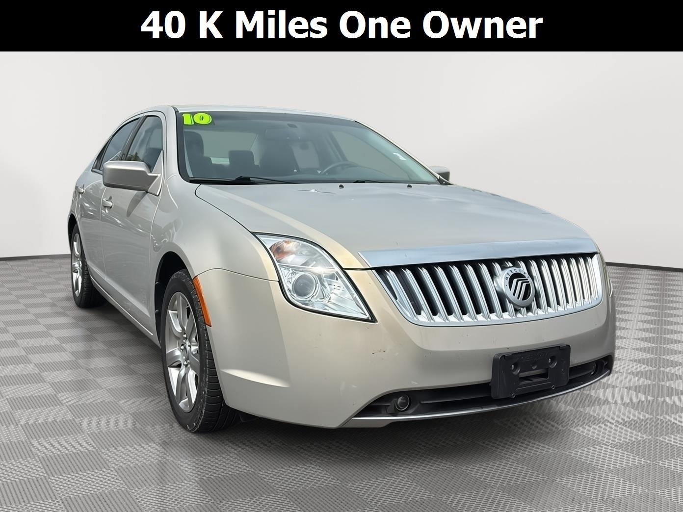 Used 2010 GOLD Mercury Premier image 1