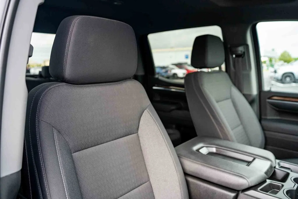 Used 2023 White Chevrolet RST image 28