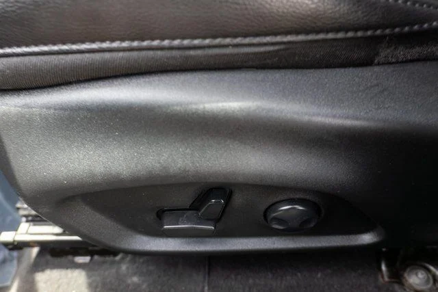 Used 2023 Silver Jeep Latitude image 20