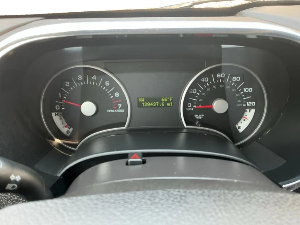 Used 2010 Red Ford XLT image 13